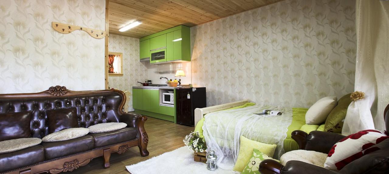 Gold Castle Pension Pyeongchang Bagian luar foto